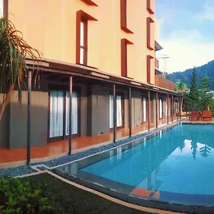 Hotel Grand Metro Puncak 3*