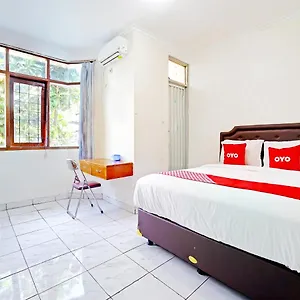 Oyo 90840 Teratai 2*