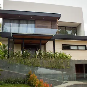 Dago Pakar Villa *