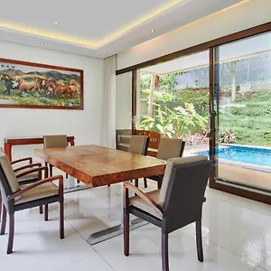 Oyama View 4 Bedrooms With A Private Swimming Pool * Bandung