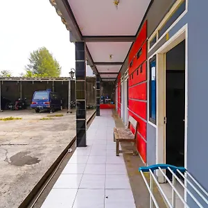Oyo 92893 Santana Syariah Hotel 2*
