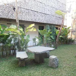 Flores Gallery Bandung