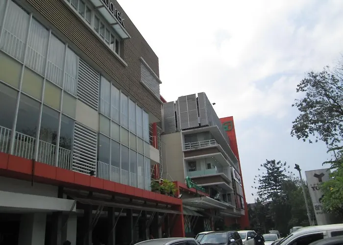 Фото Anggrek Shopping Hotel Бандунг