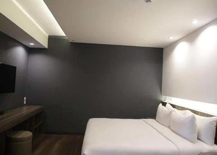 Geary Hotel Bandung photo