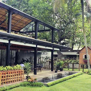 Beehive Boutique 2* Bandung
