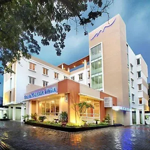 Urbanview Grand Malabar 3* Bandung
