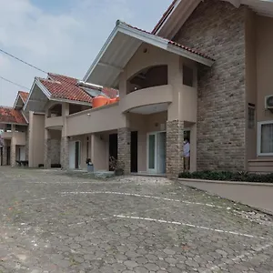 Hotel Rossan Near Sersan Bajuri Redpartner 3*