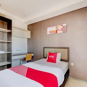 Oyo 90563 Socialite Dago Asri Hotel 2*
