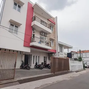 Koolkost Near Alun Alun Kota 2 - Male Only 호텔