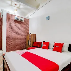 Oyo 90712 Acidalia Syariah 2*
