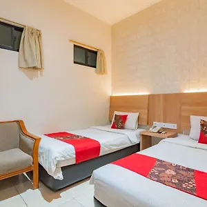 Cihampelas 2 Mitra Reddoorz Hotel 2*