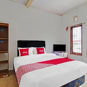 Hotel Oyo 90815 Putri Sariwangi Syariah Bandung