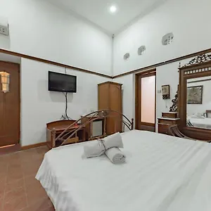Urbanview De Ethnic By Reddoorz Hotel 3*