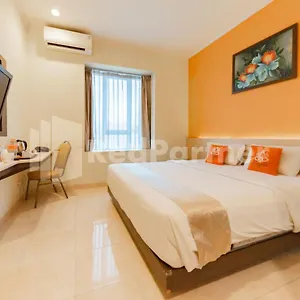 Alqueby Near Kiara Artha Park Mitra Reddoorz Hotel 2*