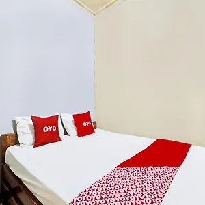 Oyo Life 92127 Skyland Pasteur Hotel 2*