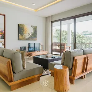Villa Mentari Hill View 7 Bedrooms With A Private Swimming Pool *