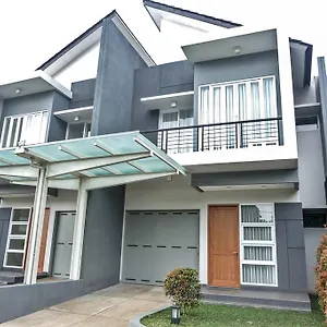 Holiday home De Orion Setiabudi Tutugan