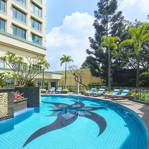 Courtyard By Marriott Dago, Chse Certified 4* Bandung