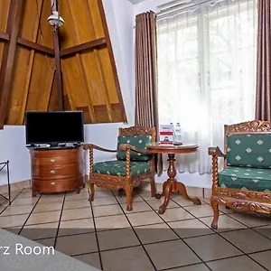 Reddoorz Plus Near Parahyangan University Guest house Bandung