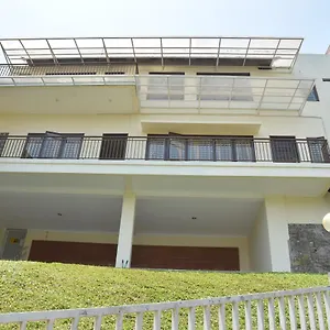 Kerinci Hill Home, Dago Golf 펜션