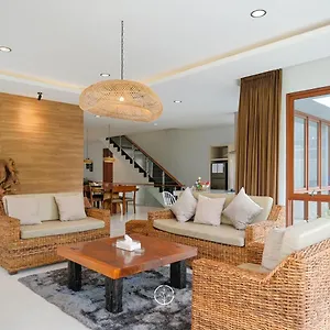 Asmaya Hill View 7 Bedrooms With A Private Swimming Pool * Bandung