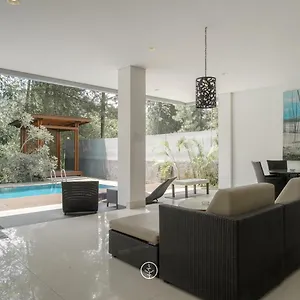 Hikari Hill View 7 Bedrooms With A Private Swimming Pool And Billiard * Bandung