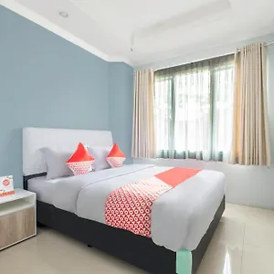 Hotel Oyo Living 2195 Al Jazeerah Syariah 2*