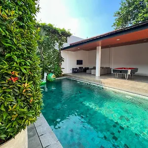 Leroca Villa Bandung