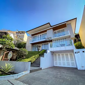 Kirei - Mewah Dago Villa