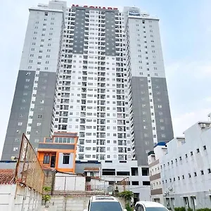 Oyo 93940 Mekarwangi Square By Lina 호텔 2*