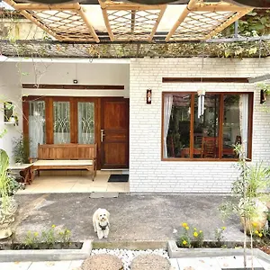 Grandma House In The Village With Back Garden Ferienhaus Bandung