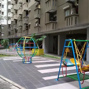 Minimalist At Gateway Ahmad Yani Cicadas By Travelio Apartment