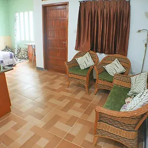 Zeta Guest House, Dago Holiday home Bandung