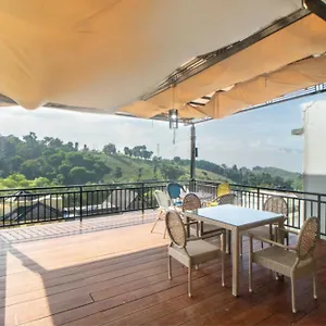 Family Only With City View - De Reiz Spring Hills Syariah 4br Villa