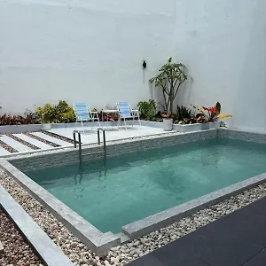 Namuya Alam Private Pool, Rooftop , Bbq & Karaoke
