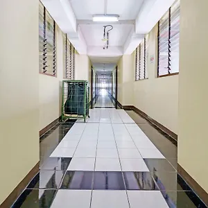 Hotel Oyo Life 92978 Apartement Gateway Cicadas By Az Pro