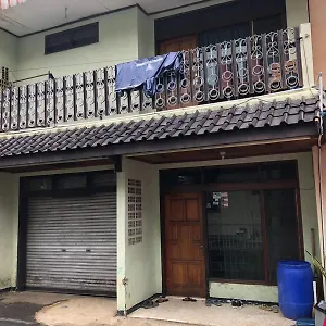 Oyo 93846 Gerlong Hotel