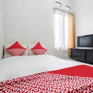Oyo 94102 Kuningan Syariah 2* Bandung