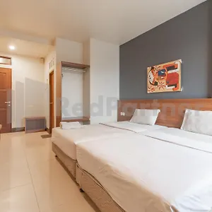 Reddoorz Near Braga Street Bandung