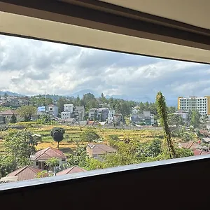 Kayuna Hotel 3*