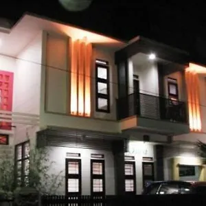 Rumah Tawa Guesthouse 1 Bandung