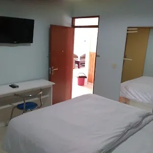 Guest house Rumah Syariah & Kolam Renang Bugenville Bandung
