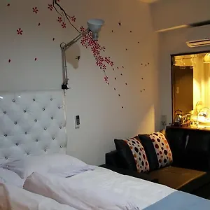 Gasthof Reddoorz @ Emerald Towers