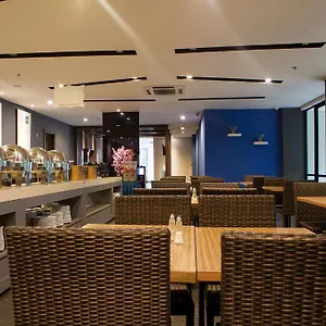 Reddoorz Plus Near Bandung Station Hotel Bandung