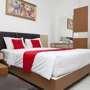 Guest house Reddoorz Near Institut Teknologi 2