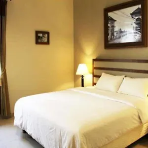 Hotel The Summit Siliwangi 3*
