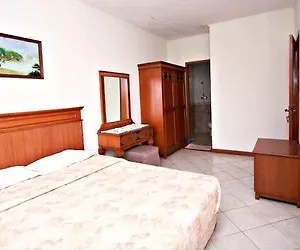 Hotel De Maya