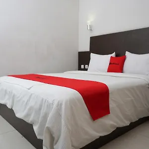 Reddoorz @ Cihampelas 3 2*