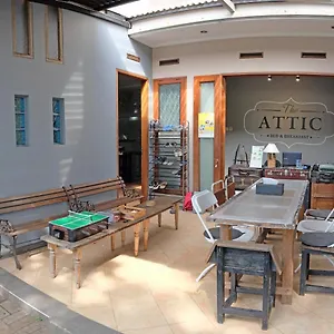 Panzió The Attic