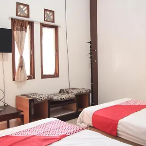 Oyo 497 De Tropis Family Residence 2* Bandung